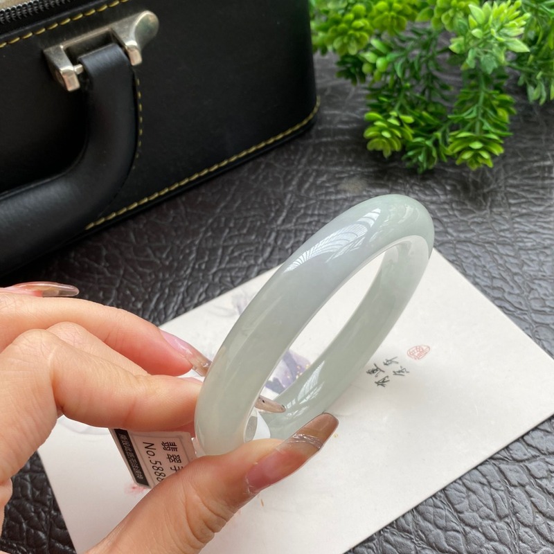 Gelang wanita Myanmar, batu gi - Lighting ulasan dan harga